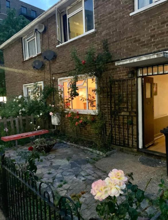 伦敦 Whitechapel Lindley House R2酒店 外观 照片
